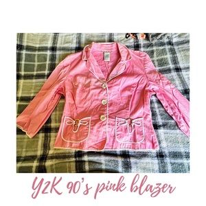 Super cute crop pink blazer 2000’s vibes💓💞💝💖